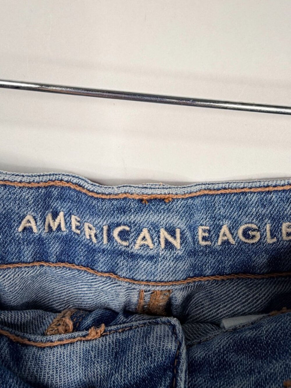 American Eagle Outfitters Ripped Denim Short Acid Wash 8 #A3109 - Picture 4 of 7